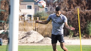 Anuar, en un entrenamiento con el Valladolid