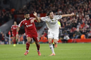 Carreras crece, Huijsen se apaga