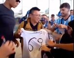 Malaga fans greet random stranger at airport as if he were a new signing