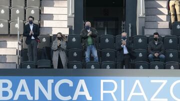 14/02/21 SEGUNDA B PARTIDO
 DEPORTIVO DE LA CORU&Ntilde;A - GUIJUELO
 PALCO NUEVO CONSEJO
 PRESIDENTE ANTONIO COUCEIRO EMMA LUSTRES EDUARDO BLANCO DAVID VILLASUSO