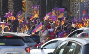 Gran ambiente en las calles de Barcelona para recibir al campeón de Liga. 