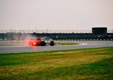 Checo Pérez durante la clasificación del Gran Premio de Gran Bretaña de la Fórmula 1.