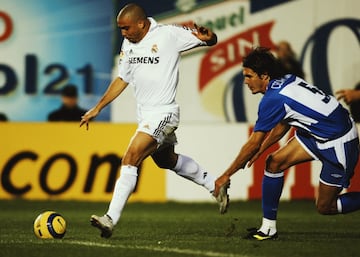 En marzo de 2005 el mítico delantero brasileño tuvo un enfrentamiento con el público madridista que se encontraba en La Rosaleda que acabó con un lanzamiento de botella del propio Ronaldo hacia la grada. El entonces atacante del Real Madrid contó que reaccionó de esa manera tras recibir insultos racistas hacia él y también hacia su madre. 