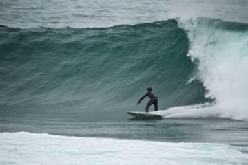 El Mundial de Surf Maui and Sons Arica Pro Tour 2015 , organizado por la Federación internacional de Surf, reune a 60 de los mejores raiders de todo el mundo. Ellos esperan domar la peligrosa ola “El Gringo” que rompe sobre las rocas, lo que la convierte en la competencia mas peligrosa en el circuito mundial.