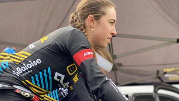 La ciclista neerlandesa Shirin Van Anrooij, durante un entrenamiento antes de una competici&oacute;n de ciclocr&oacute;s.