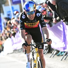 Van Aert manda un mensaje de solidaridad con Ucrania