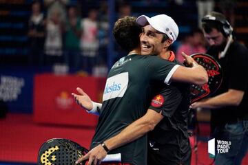 Bela y Tapia celebran la victoria en el Madrid Master.