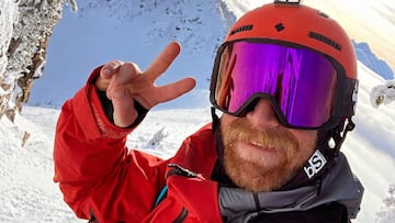 Max Martin en la cresta de una montaña nevada