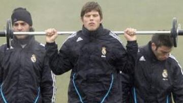 <strong>TRABAJA DURO.</strong> Huntelaar trabaja para convencer a Juande Ramos.