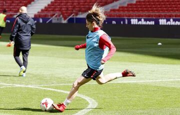 Atlético de Madrid Femenino training at the Wanda Metropolitano on the eve of the first Madrid derby to be played at the stadium.