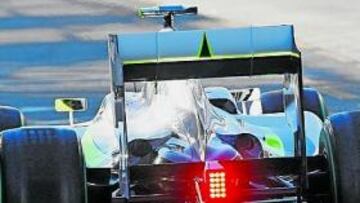 <b>EL COCHE A SEGUIR. </b>Los rivales de Brawn estudian todas sus fotografías para copiar su espectacular diseño aerodinámico.