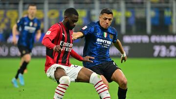 Soccer Football - Coppa Italia - Semi Final - Second Leg - Inter Milan v AC Milan - San Siro, Milan, Italy - April 19, 2022 AC Milan's Fikayo Tomori in action with Inter Milan's Alexis Sanchez REUTERS/Alberto Lingria