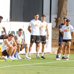 Rafa Mir sigue sin incorporarse con el grupo
