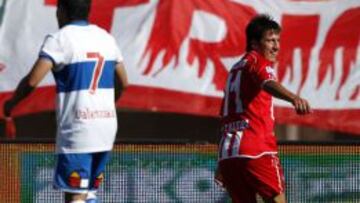 Ariel C&oacute;lzera festeja el gol en la &uacute;ltima victoria de Uni&oacute;n La Calera sobre Universidad Cat&oacute;lica en Primera Divisi&oacute;n. Fue el 18 de marzo de 2012.