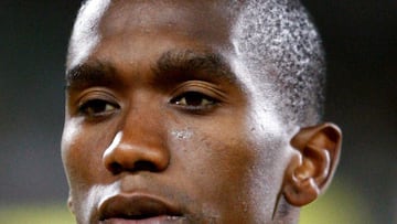 FILE PHOTO: South Africa&#039;s Anele Ngcongca lines up before the start of a friendly match against Japan in Port Elizabeth November 14, 2009.   REUTERS/Siphiwe Sibeko/File Photo