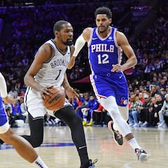Lección de humildad: Durant y Kyrie apabullan a los Sixers
