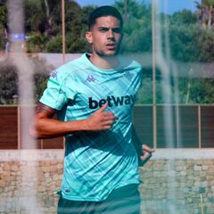 Bartra: "Estamos con muchas ganas de volver a ganar"