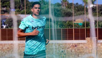 Bartra, en un entrenamiento en Marbella.