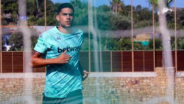 Bartra, en un entrenamiento en Marbella. 