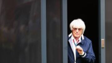 Bernie Ecclestone en el paddock del circuito de Monmel&oacute;.