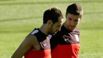 Gabi en un entrenamiento junto a Juanfran.