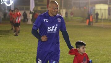 Bombazo del año: Humberto Suazo jugará en la Primera B