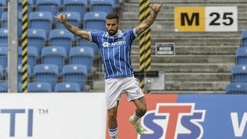 Dani Ram&iacute;rez celebra uno de sus goles con el Lech Poznan. En Polonia le apodan &#039;El Profesor&#039;, por La Casa de Papel.