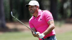 Sergio Garcia golpea la bola durante el primer hoyo en la &uacute;ltima jornada de The Players.