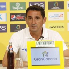 Jiménez bendice a De La Bella: "Le espero al nivel de Grecia"