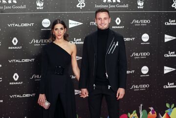 Sa¨²l ?¨ªguez, jugador del Atl¨¦tico de Madrid, con su pareja Yaiza.