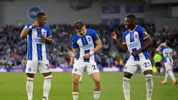 Soccer Football - Premier League - Brighton & Hove Albion v Manchester City - The American Express Community Stadium, Brighton, Britain - May 24, 2023 Brighton & Hove Albion's Julio Enciso celebrates scoring their first goal with teammates REUTERS/Toby Melville EDITORIAL USE ONLY. No use with unauthorized audio, video, data, fixture lists, club/league logos or 'live' services. Online in-match use limited to 75 images, no video emulation. No use in betting, games or single club /league/player publications.  Please contact your account representative for further details.