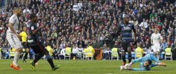 Benzema marca el 2-0.