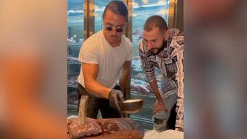 Ya es tradici車n en sus Navidades en Dub芍i: Benzema visit車 'Salt Bae' e hizo esto...