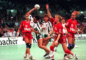 En el mismo a?o que el remo, tambin el balonmano femenino fue protagonista en los JJOO de Montreal. En imagen ya consolidado este deporte en 1996.