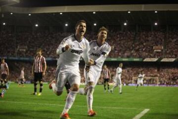 Cristiano Ronaldo marc&oacute; dos goles y dio la asistencia del gol a Higuain en la goleada del Real Madrid en San Mam&eacute;s. 