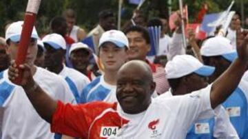 <b>PASO PACÍFICO Y FANTASMAL.</b> Los habitantes de Dar es Salaam, que en árabe significa "Casa de paz", permanecieron mayormente en sus casas durante toda la gira de la antorcha y el alcalde Kimbisa admitió luego que la población local "no se interesa mucho en eventos que desconoce".