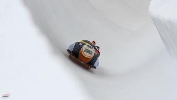 El piloto español Ander Mirambell compite durante una prueba de la Copa del Mundo de Skeleton.