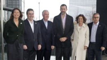 Figar, Cardenal, Reedie, Don Felipe, Ana Botella y Blanco, ayer antes de la recepción.