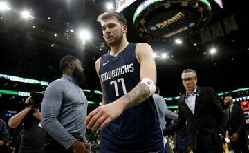 Doncic se marcha cabizbajo del Garden al concluir el partido