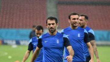 Karagounis y sus compa&ntilde;eros, entrenando en Recife.