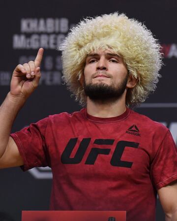 Ya este viernes, en la ceremonia de pesaje, Nurmagomedov llegó confiado y con gran actitud pese a los abucheos del público presente