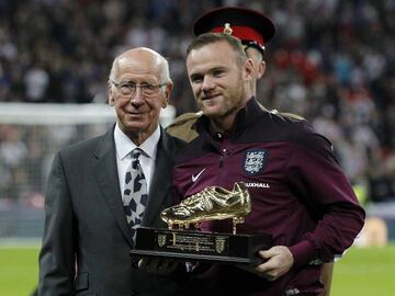 Wayne Rooney and Sir Bobby Charlton pictured in October 2015.