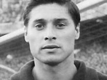 José Vicente 'el Grapas' Train (The steady one) was Real madrid's goalkeeper from 1960-1964. Record: 4 La Ligas, 1 Copa del Rey 1 European Cup three Zamora trophies.  1) "When the season started I said he could be trusted, and I've been proven right. He d