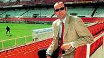 SERENIDAD Y CALMA. Monchi pide que se paren todos los comentarios sobre el futuro de la joya sevillista, Reyes.