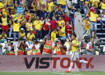 Colombia debuta en las Eliminatorias ante Perú. Ambiente de fiesta y de carnaval en El Metropolitano. 