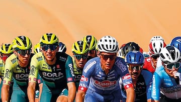 Pelotón en el UAE Tour.