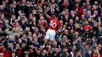 Soccer Football - Premier League - Manchester United v Sunderland - Old Trafford, Manchester, Britain - October 4, 2025 Manchester United's Benjamin Sesko celebrates scoring their second goal REUTERS/Scott Heppell EDITORIAL USE ONLY. NO USE WITH UNAUTHORIZED AUDIO, VIDEO, DATA, FIXTURE LISTS, CLUB/LEAGUE LOGOS OR 'LIVE' SERVICES. ONLINE IN-MATCH USE LIMITED TO 120 IMAGES, NO VIDEO EMULATION. NO USE IN BETTING, GAMES OR SINGLE CLUB/LEAGUE/PLAYER PUBLICATIONS. PLEASE CONTACT YOUR ACCOUNT REPRESENTATIVE FOR FURTHER DETAILS..