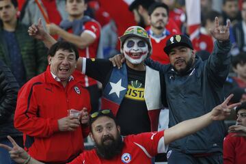 Espectacular ambiente en el Monumental para el Chile-Ecuador