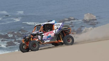 "Chaleco" López gana la etapa y recorta distancias en los SxS