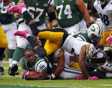 Bilal Powell (29) de los New York Jets en el partido ante los Pittsburgh Steelers.